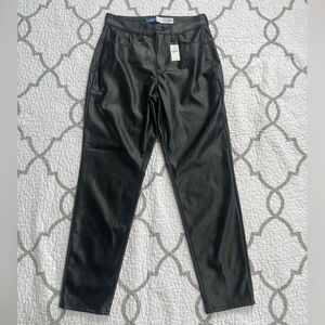 Old Navy Black High-Rise OG Straight Faux Leather Pants Womens Size 2